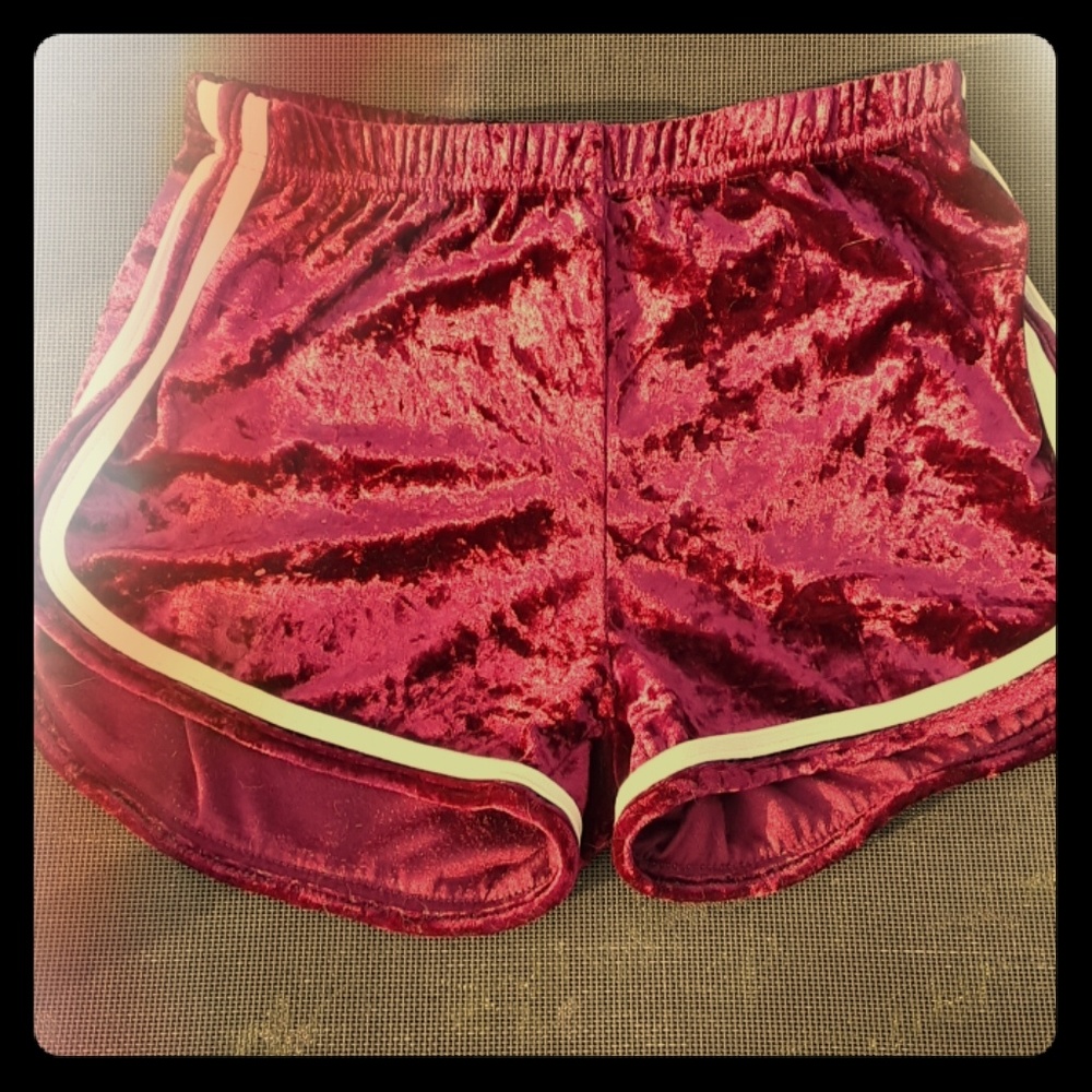 Velvet pink shorts